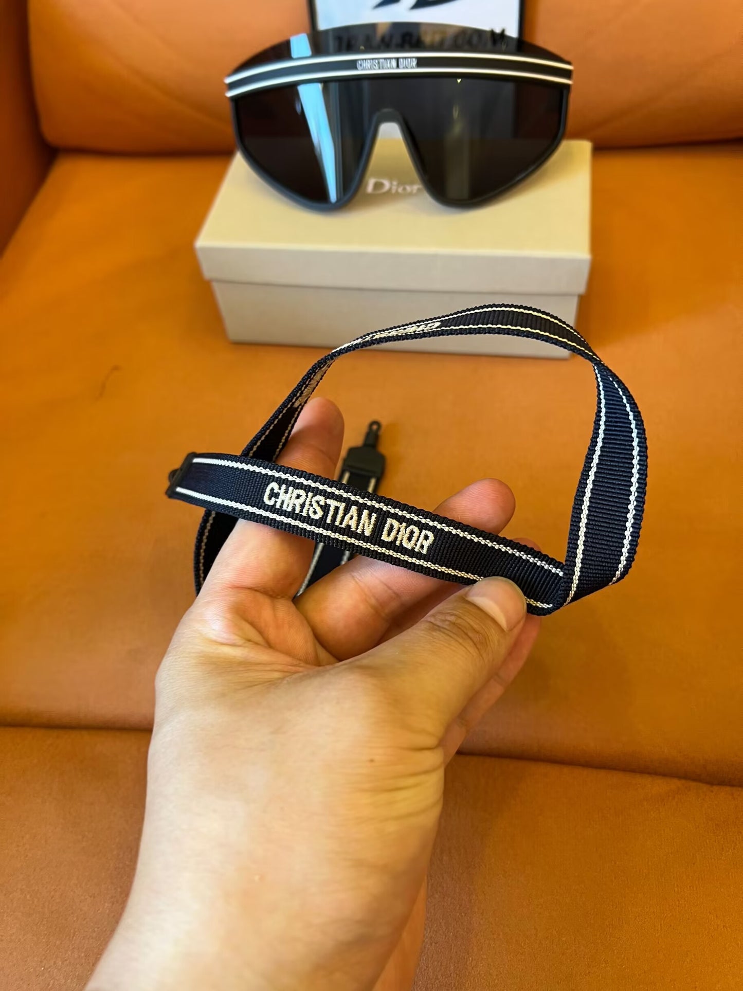 Óculos de Sol Christian Dior DIOCLUB M2U com Viseira - Edição Sport Luxe