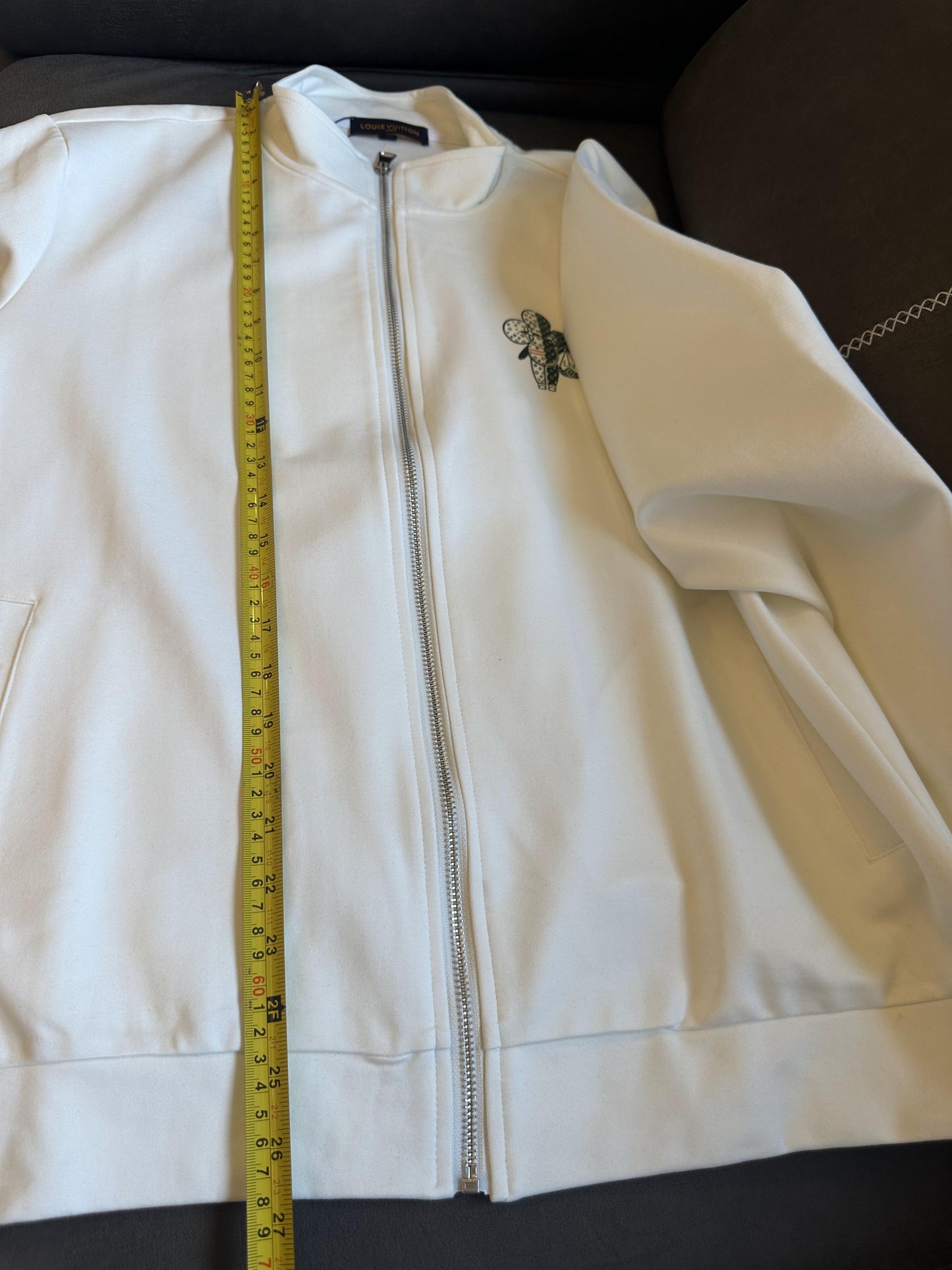 Conjunto de chándal con cremallera y bordado de trébol de Louis Vuitton