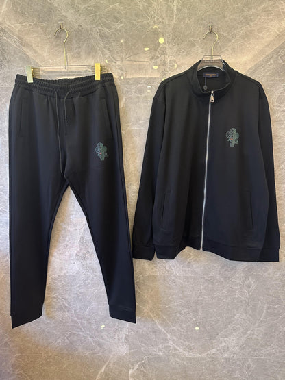 Conjunto de chándal con cremallera y bordado de trébol de Louis Vuitton