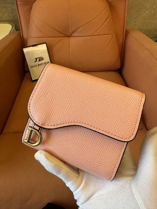 Cartera Dior Saddle Lotus de piel de becerro granulada rosa