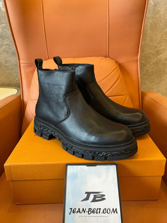 Bota chelsea barroca Louis Vuitton preta