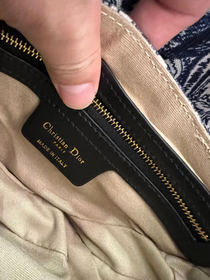 Bolso alforja Dior bordado toile de jouy azul