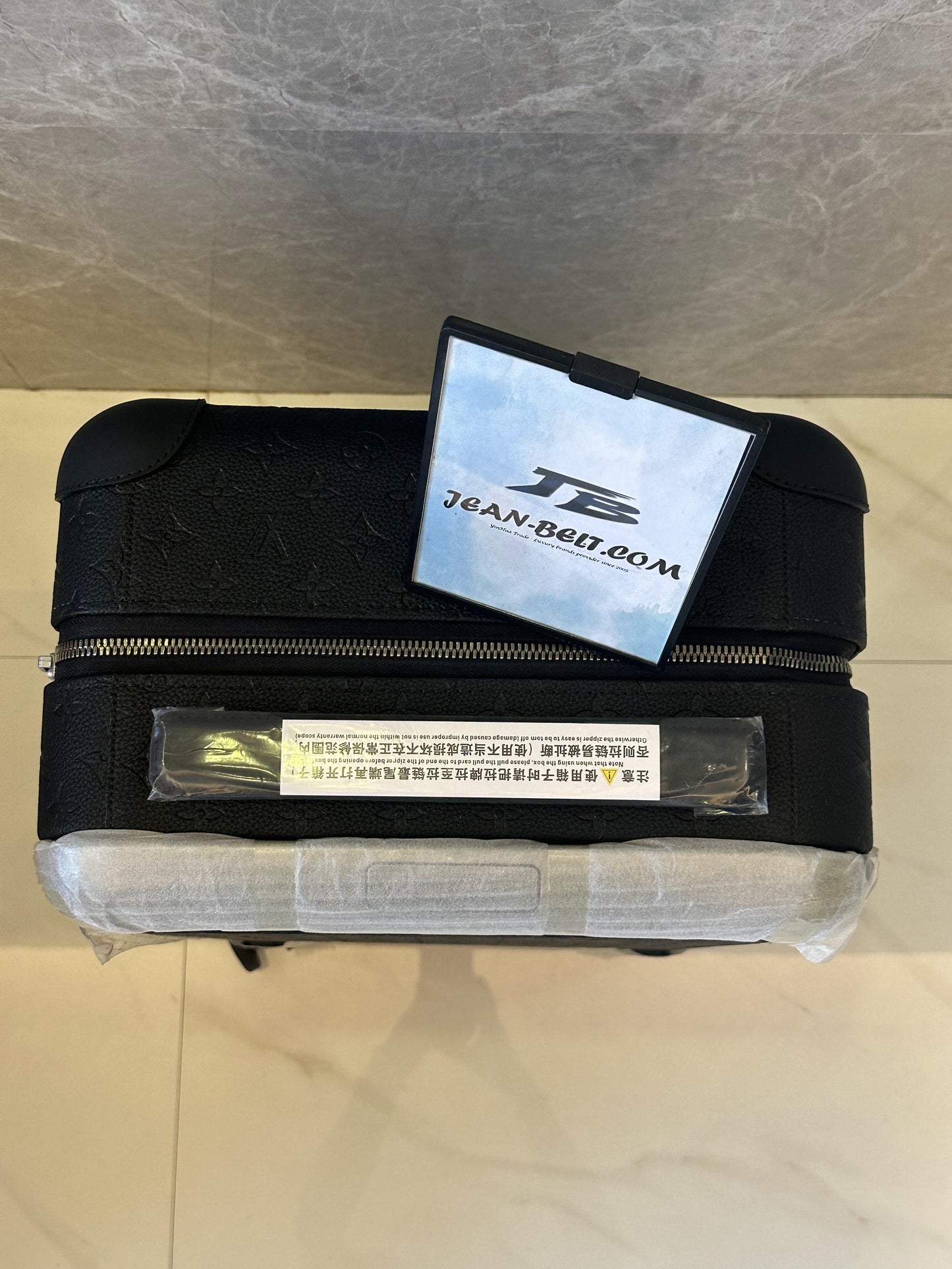 Mala de rodinhas Louis Vuitton Horizon 55 preta em couro com monograma gravado