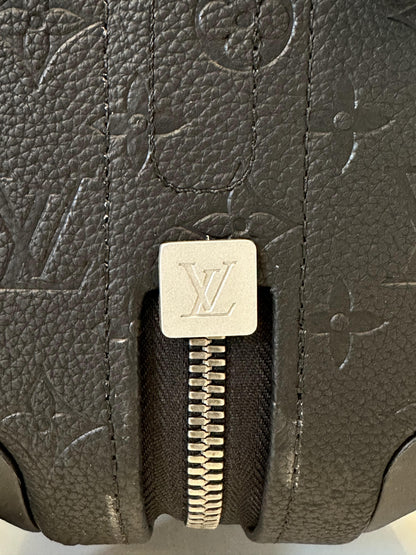Mala de rodinhas Louis Vuitton Horizon 55 preta em couro com monograma gravado