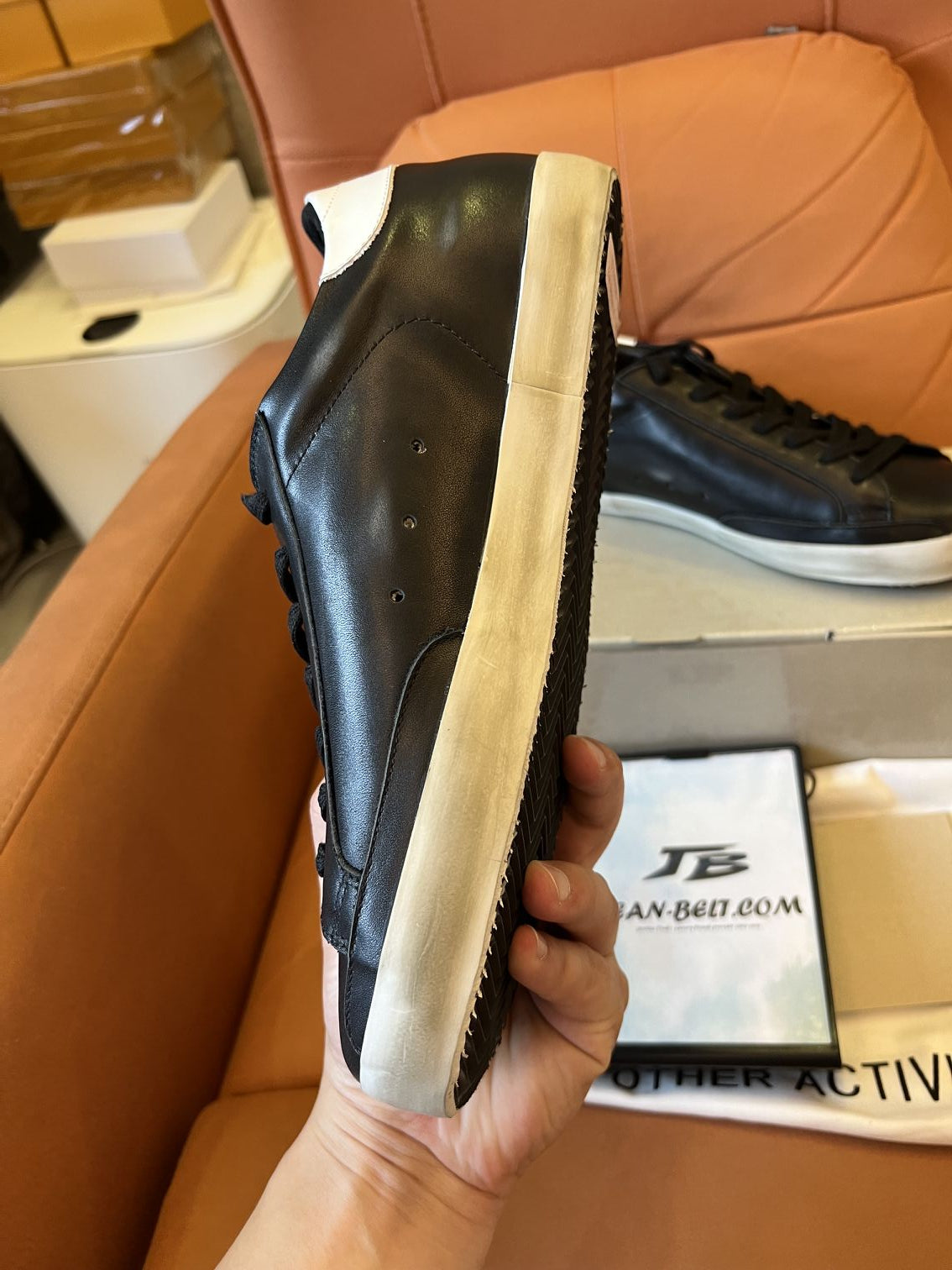 Tênis de couro com remendo do logotipo Golden Goose