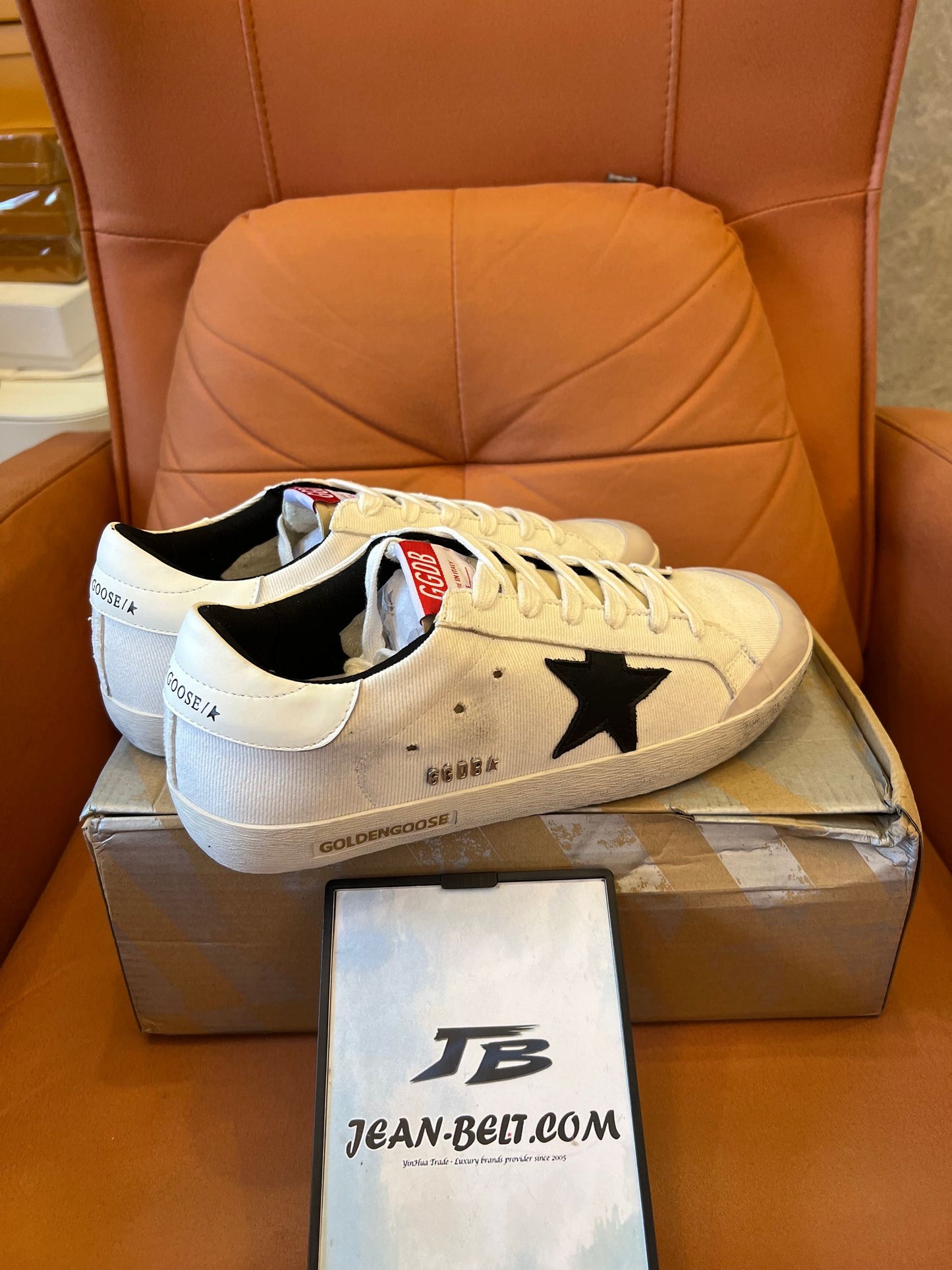 Tênis Golden Goose Superstar em couro branco