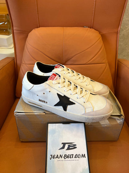 Tênis Golden Goose Superstar em couro branco