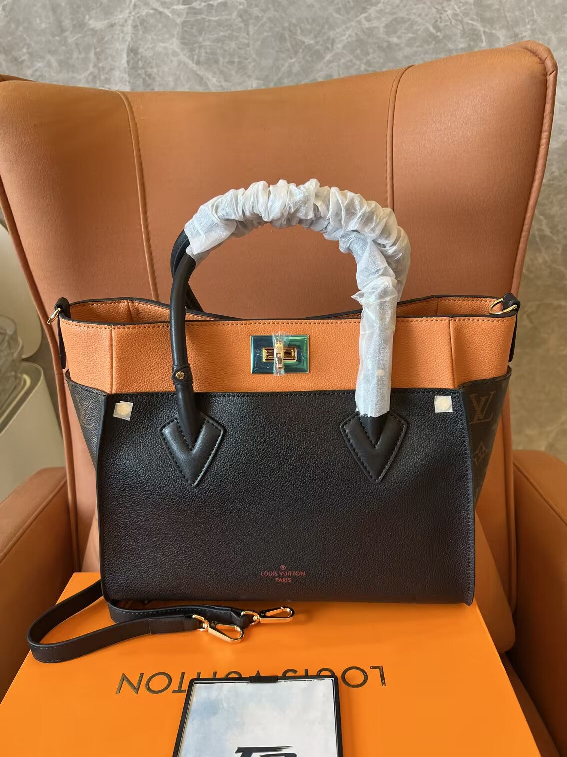 Bolso Louis Vuitton en mi bolso lateral
