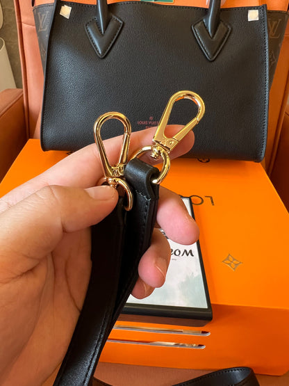 Bolso Louis Vuitton en mi bolso lateral