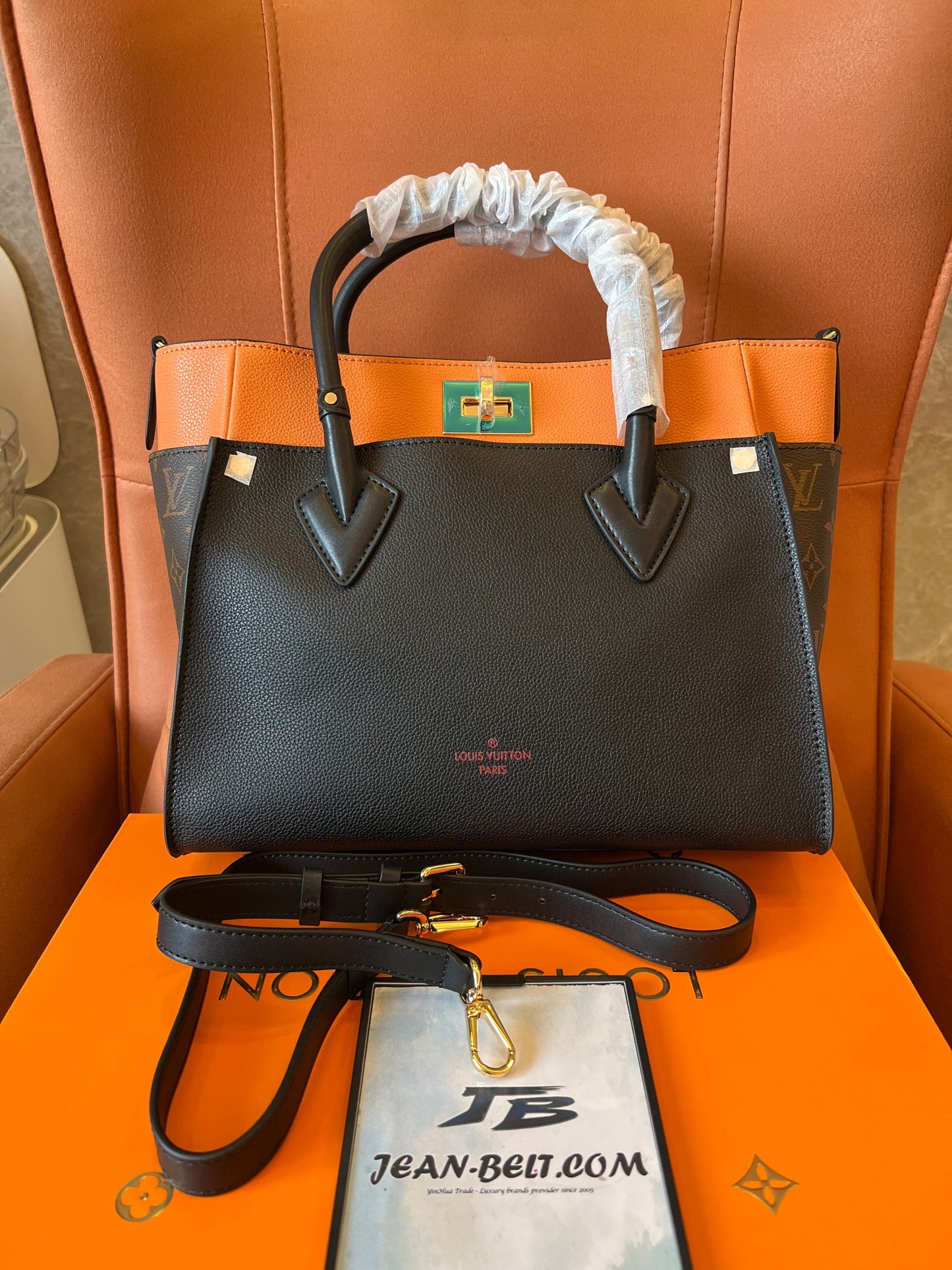 Bolso Louis Vuitton en mi bolso lateral