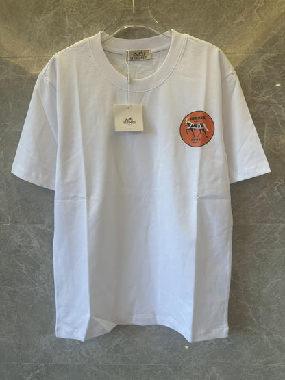 Camiseta blanca de Hermès con parche del icónico logotipo