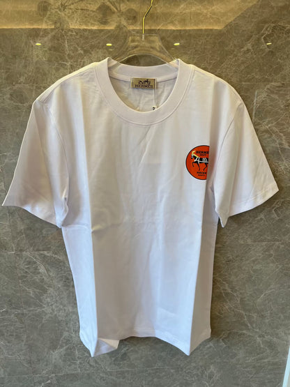 Camiseta blanca de Hermès con parche del icónico logotipo