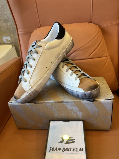 Tênis Golden Goose Superstar de couro baixo com estampa de estrela azul