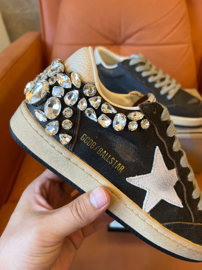 Estrela Golden Goose Ball em couro preto com decoração de cristal