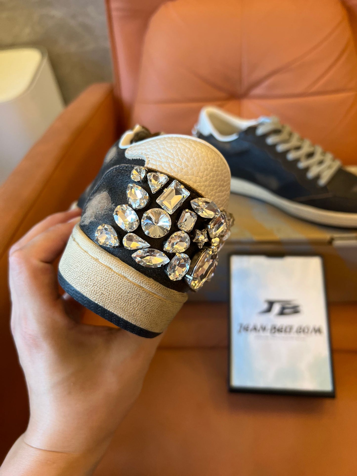 Estrela Golden Goose Ball em couro preto com decoração de cristal