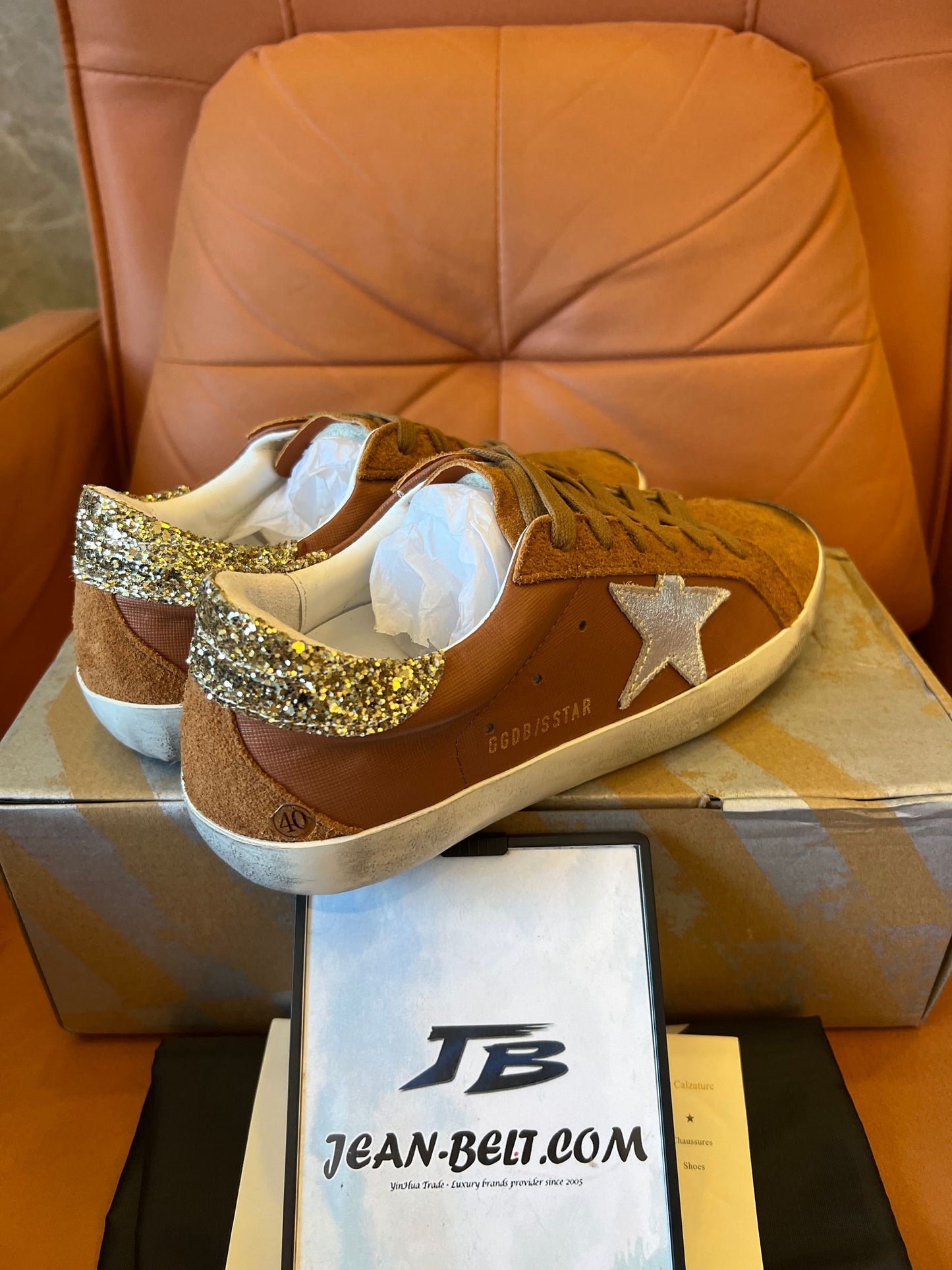 Zapatillas bajas Golden Goose Superstar de piel mixta en color topo