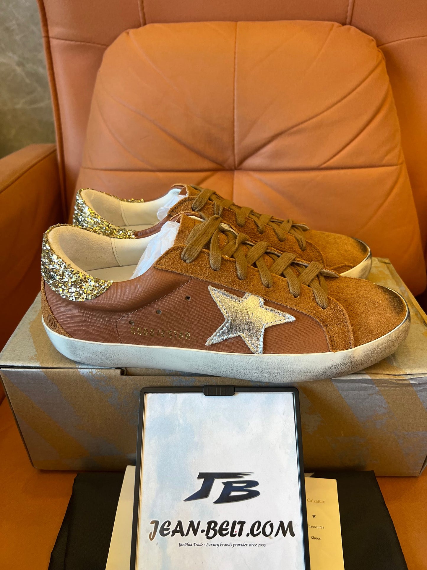 Zapatillas bajas Golden Goose Superstar de piel mixta en color topo