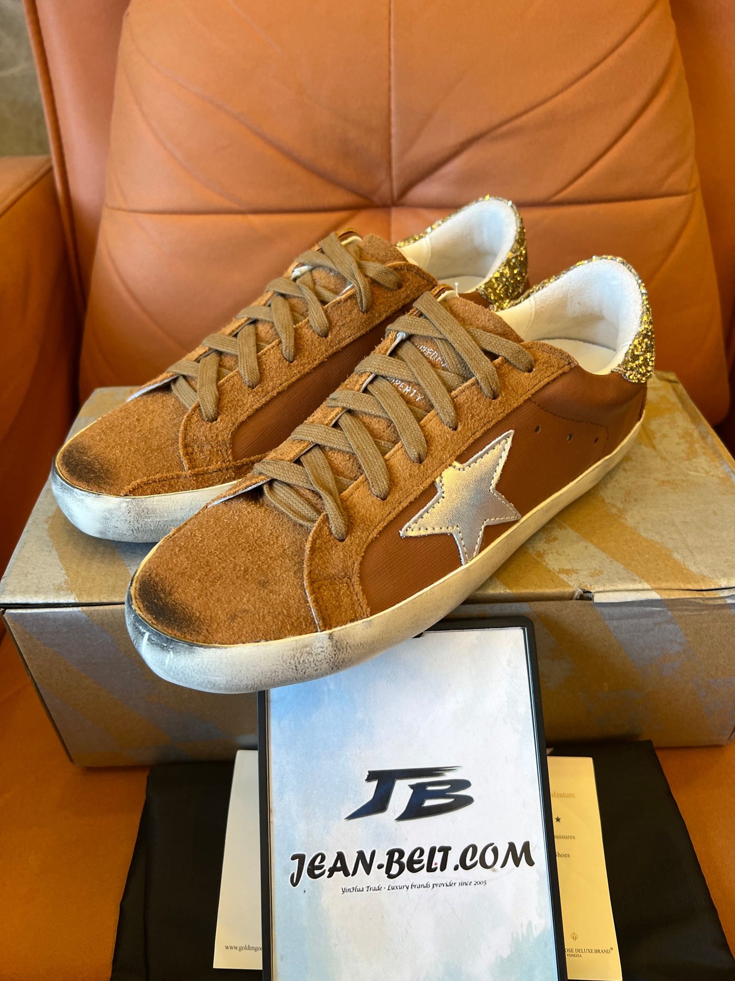 Zapatillas bajas Golden Goose Superstar de piel mixta en color topo