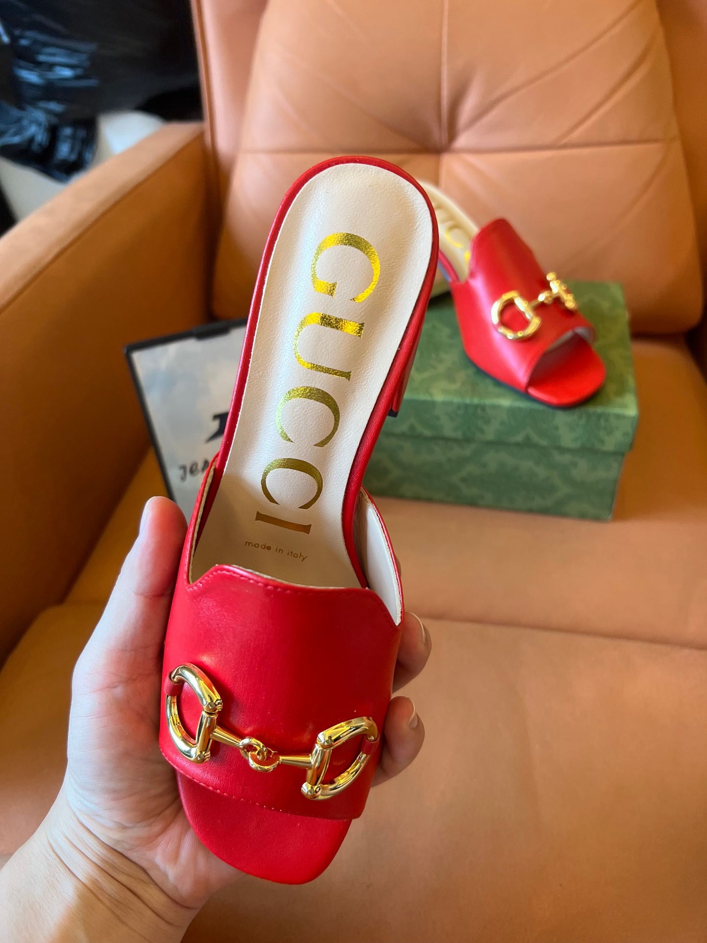 Sandalias tipo chanclas Horsebit de piel burdeos de Gucci