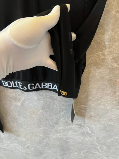 Conjunto de top curto e saia Dolce &amp; Gabbana com cós alto e logo preto