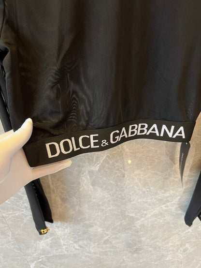 Conjunto de top curto e saia Dolce &amp; Gabbana com cós alto e logo preto