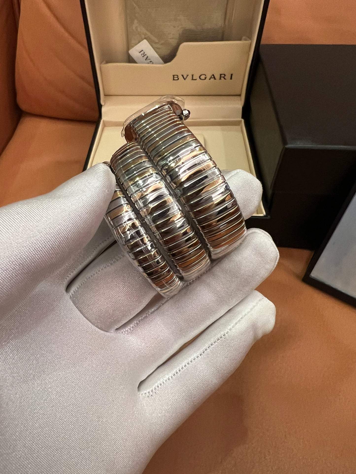 Reloj de diamantes Bvlgari Serpenti Tubogas: un lujoso diseño inspirado en la serpiente.