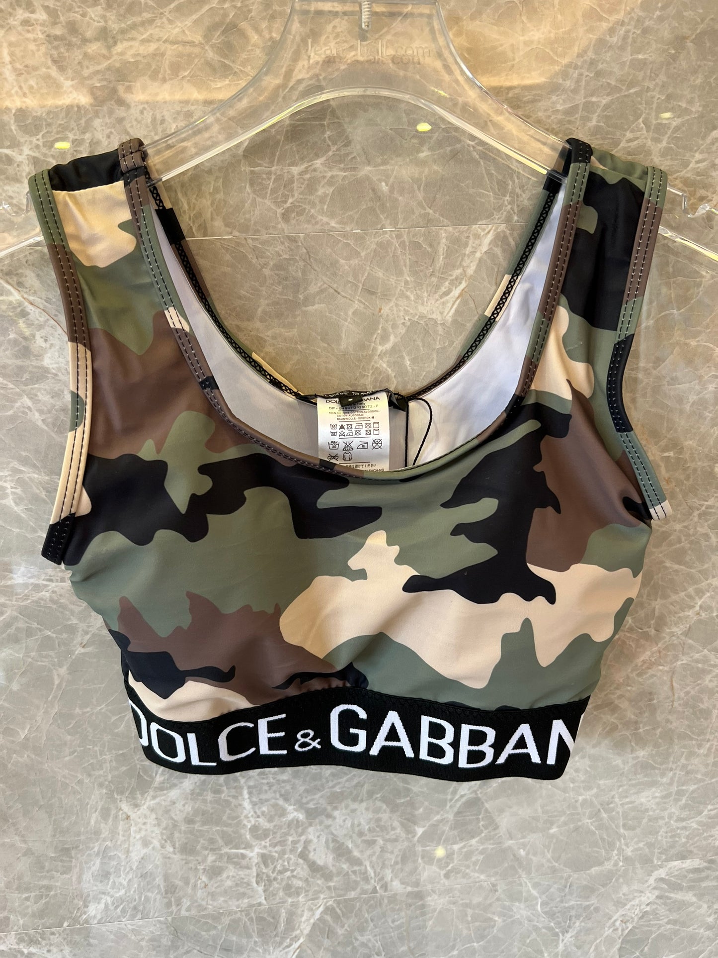 Conjunto de top corto y leggings con cinturilla con logo y estampado de camuflaje de Dolce &amp; Gabbana