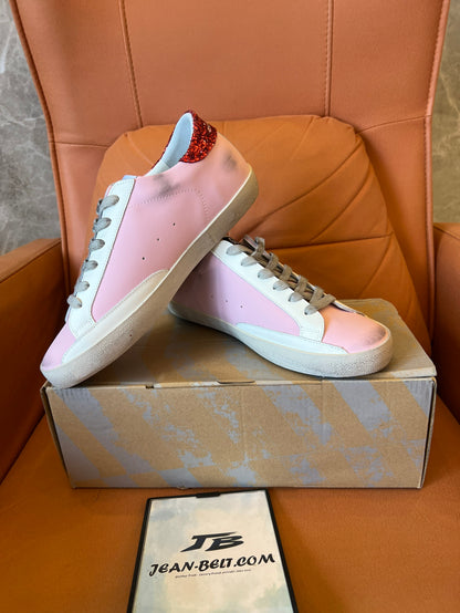 Zapatillas deportivas con estrellas rosas y rojas de Golden Goose