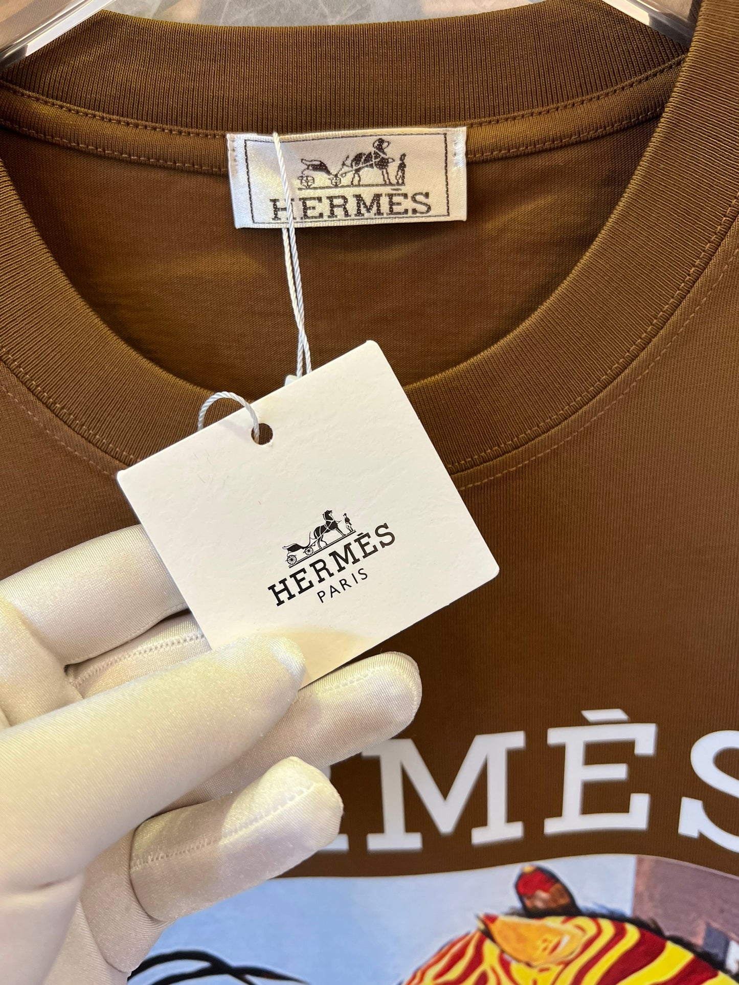 Camiseta con estampado gráfico de Hermès en algodón marrón