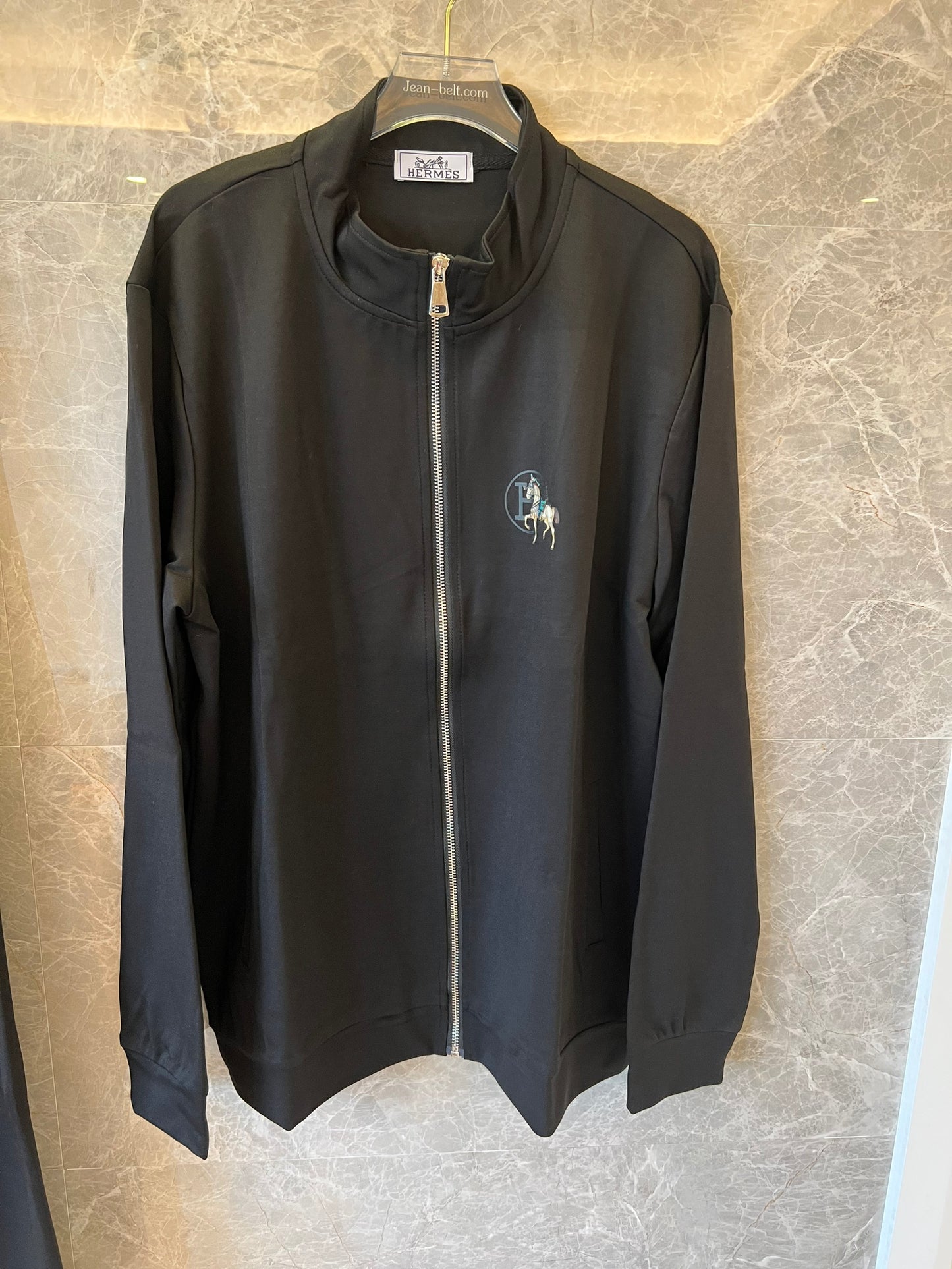 Conjunto de agasalho preto bordado Hermès Carousel