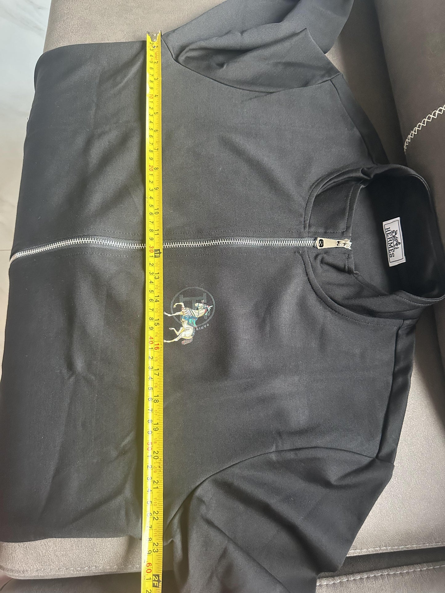 Conjunto de agasalho preto bordado Hermès Carousel