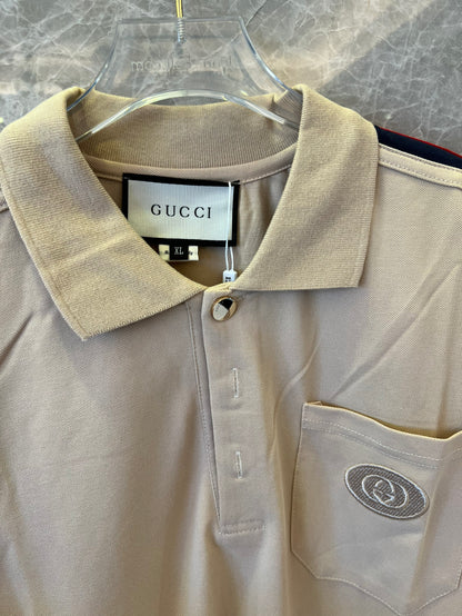 Polo Gucci con bloques de color y mangas a rayas rojas y verdes
