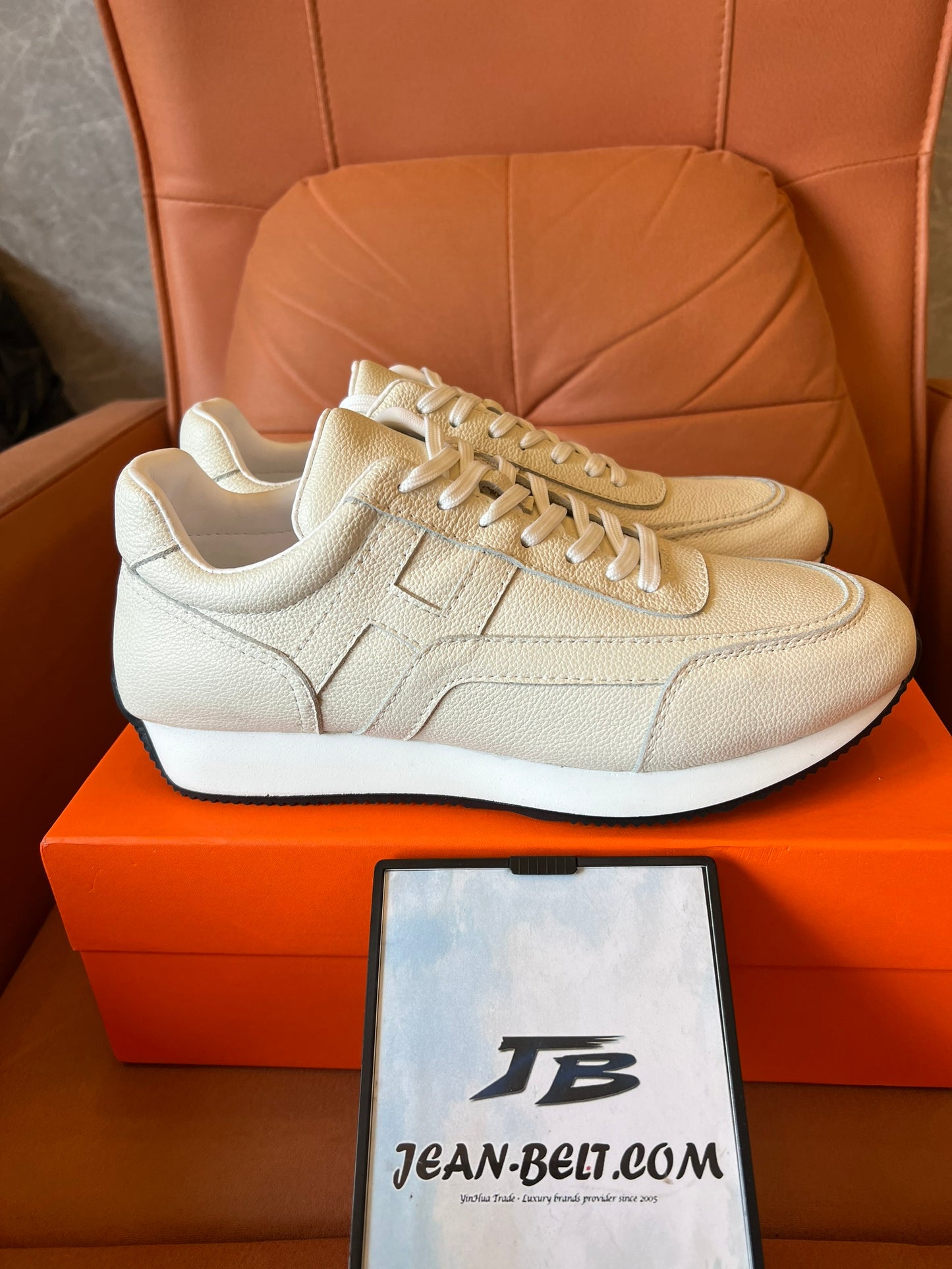 Zapatillas deportivas Chris de Hermès en piel color caqui