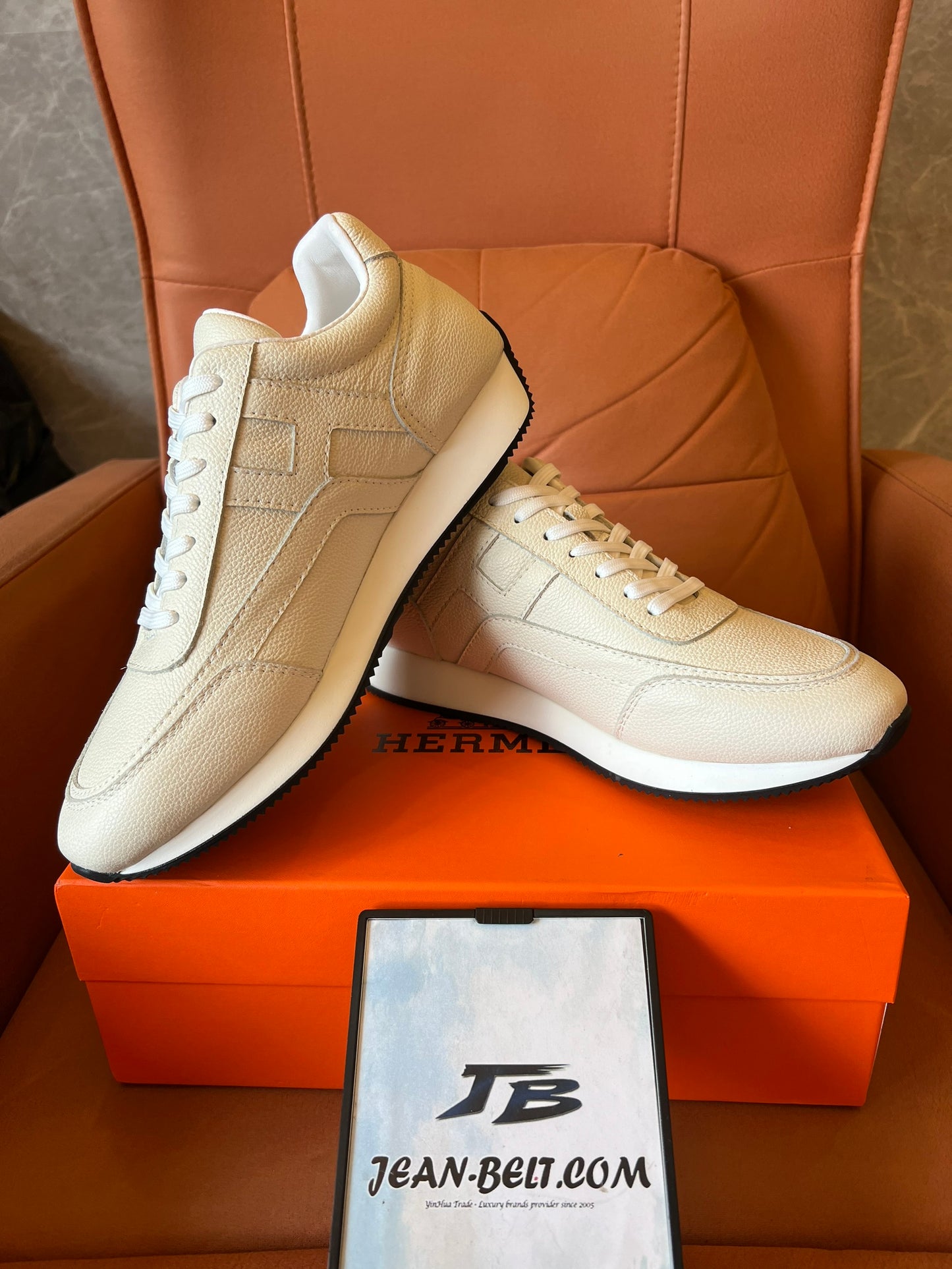 Zapatillas deportivas Chris de Hermès en piel color caqui