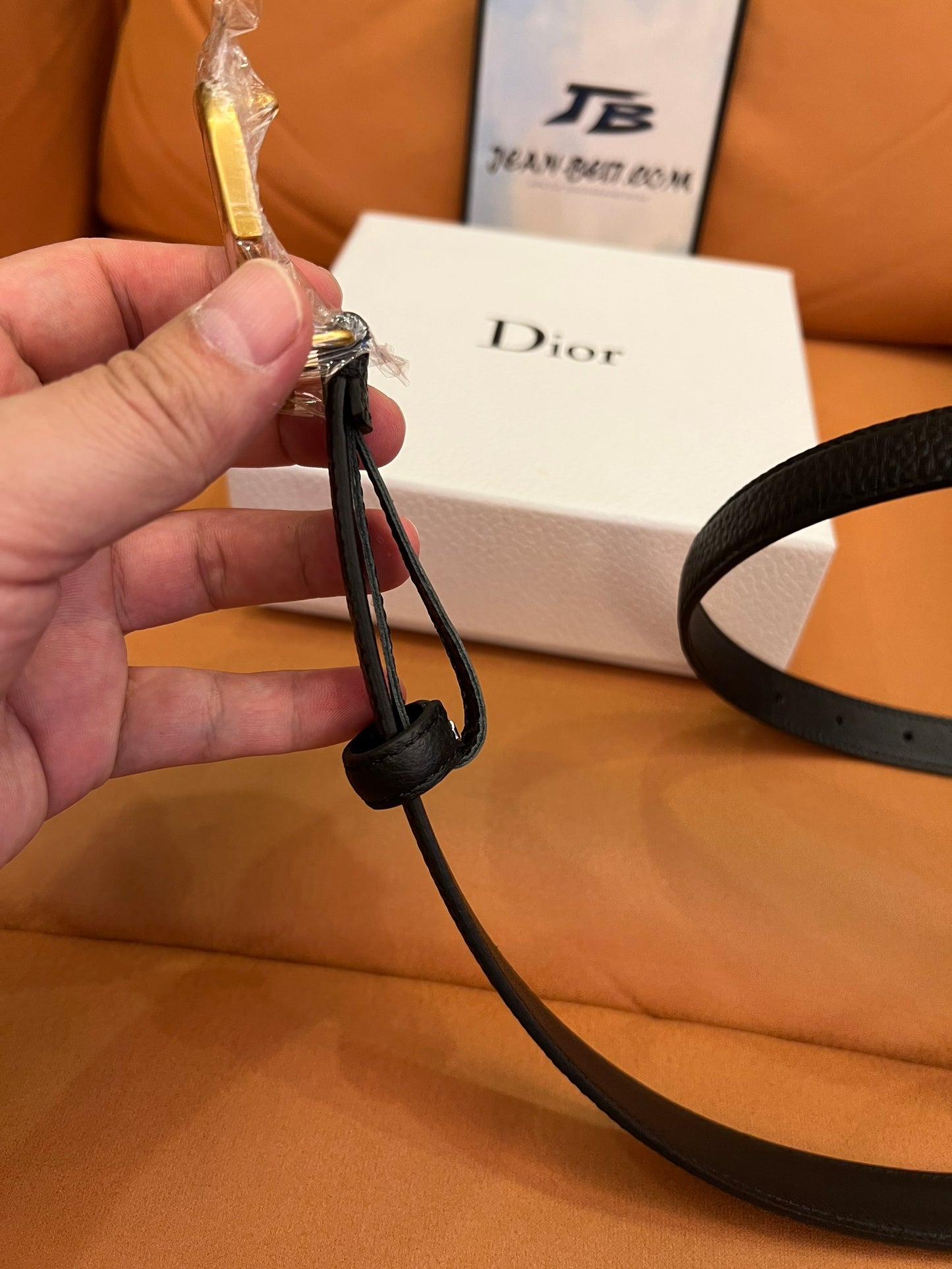 Cinto Dior de couro preto com fivela de CD dourada