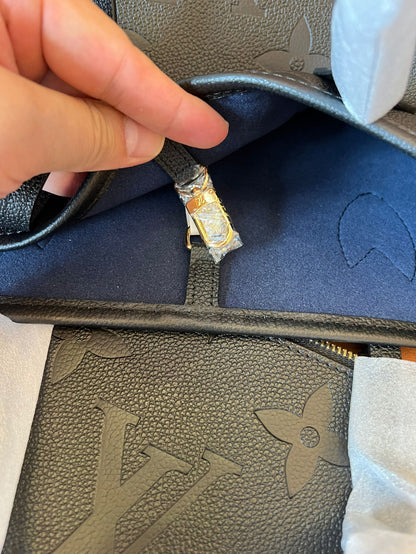 Bolso de mano Neverfull de piel negra de Louis Vuitton