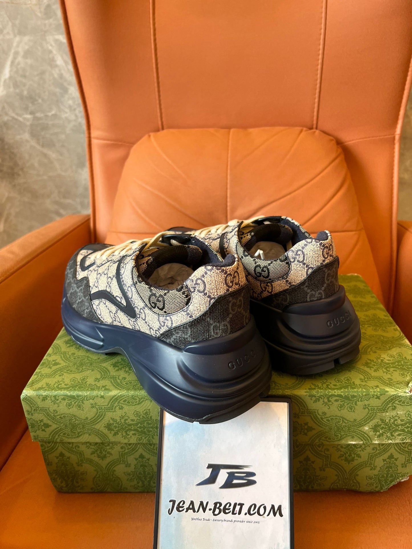 Tênis Gucci GG Rhyton