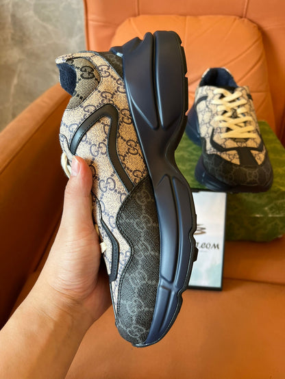 Tênis Gucci GG Rhyton