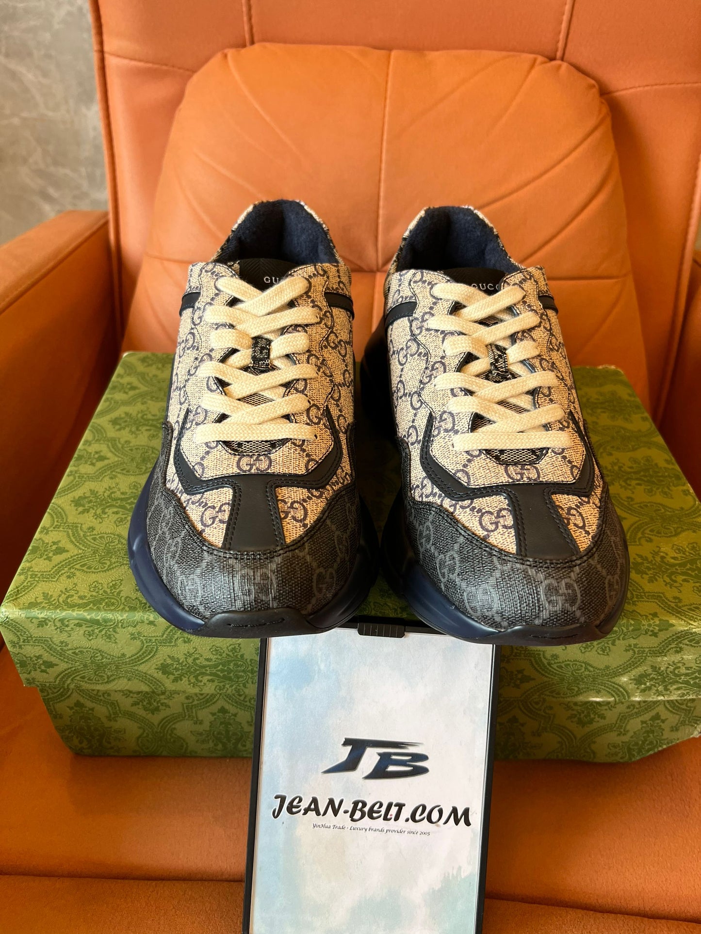 Tênis Gucci GG Rhyton