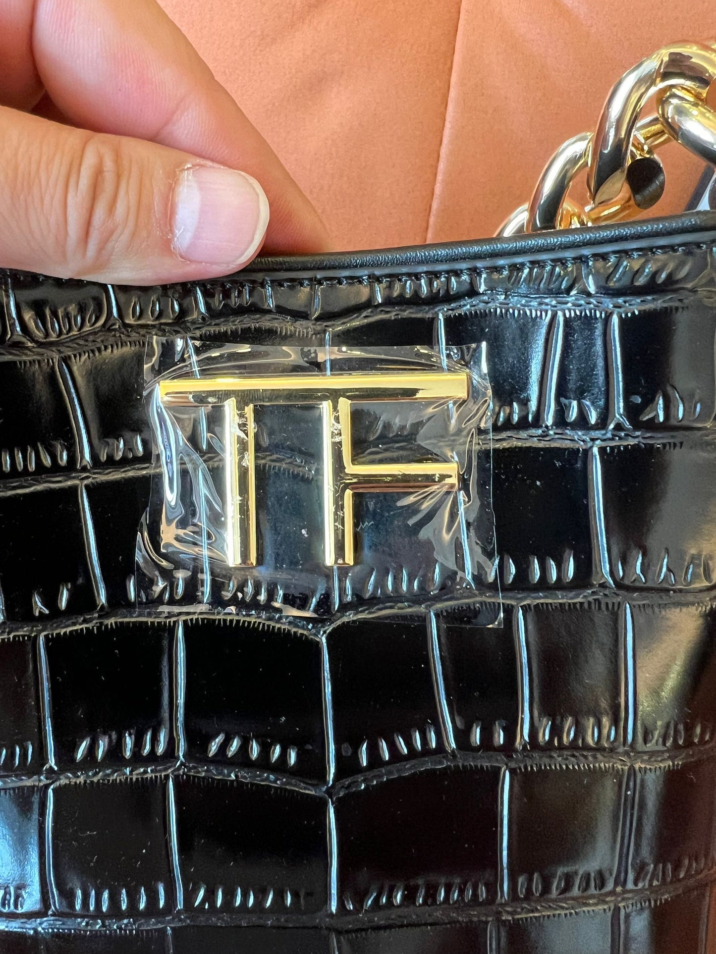 Bolso mini TOM FORD con cadena maxi y estampado de cocodrilo en negro