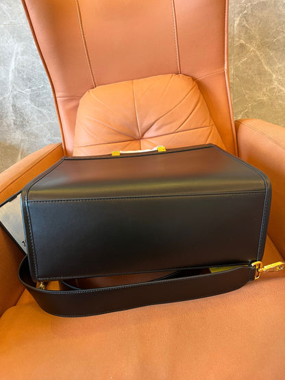 Fendi sunshine grande bolsa de couro preta com alça