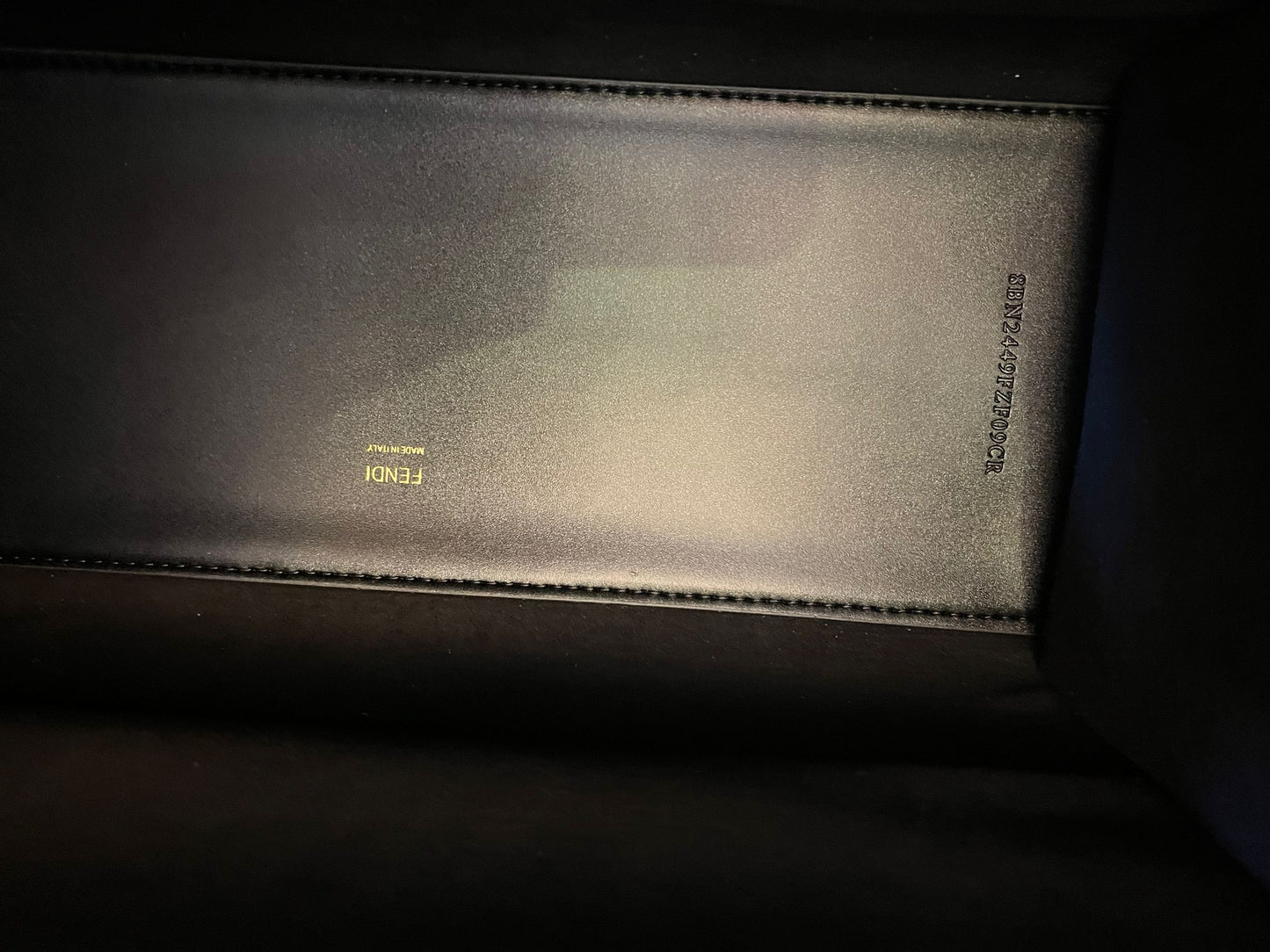 Fendi sunshine grande bolsa de couro preta com alça