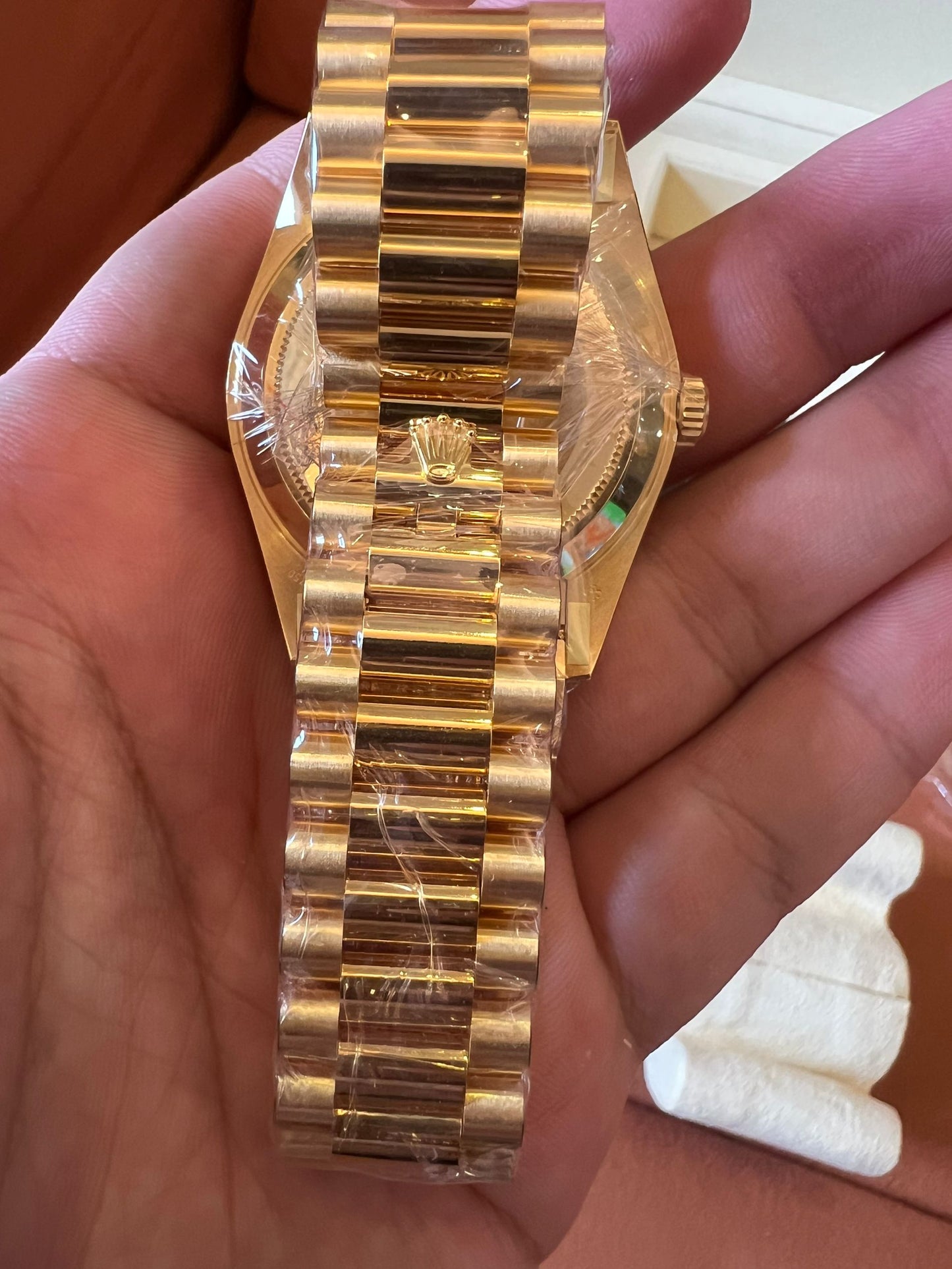 Rolex Day-Date 40 black dial 18K yellow gold watch
