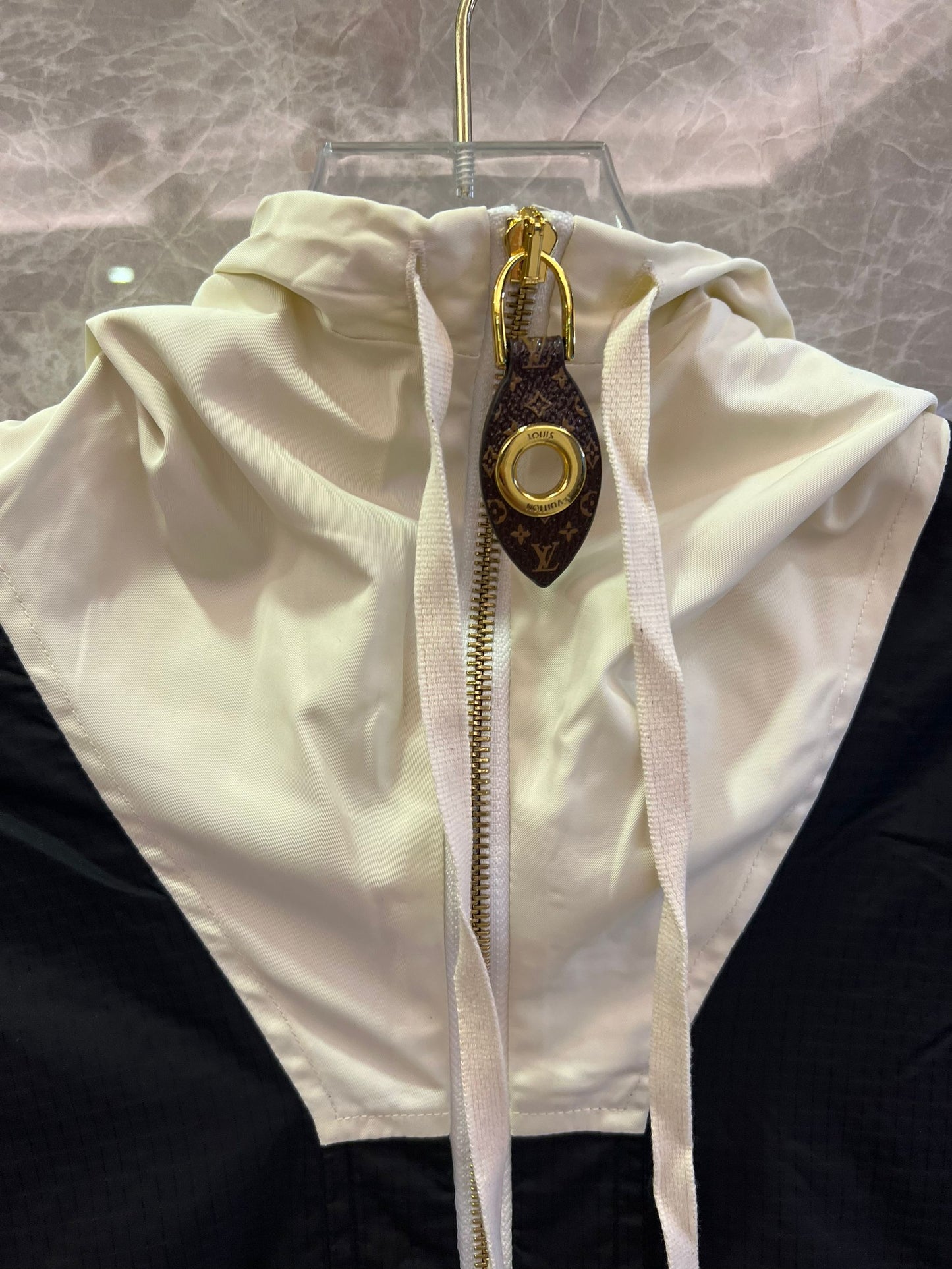 Conjunto de colete e shorts de náilon bicolor Louis Vuitton