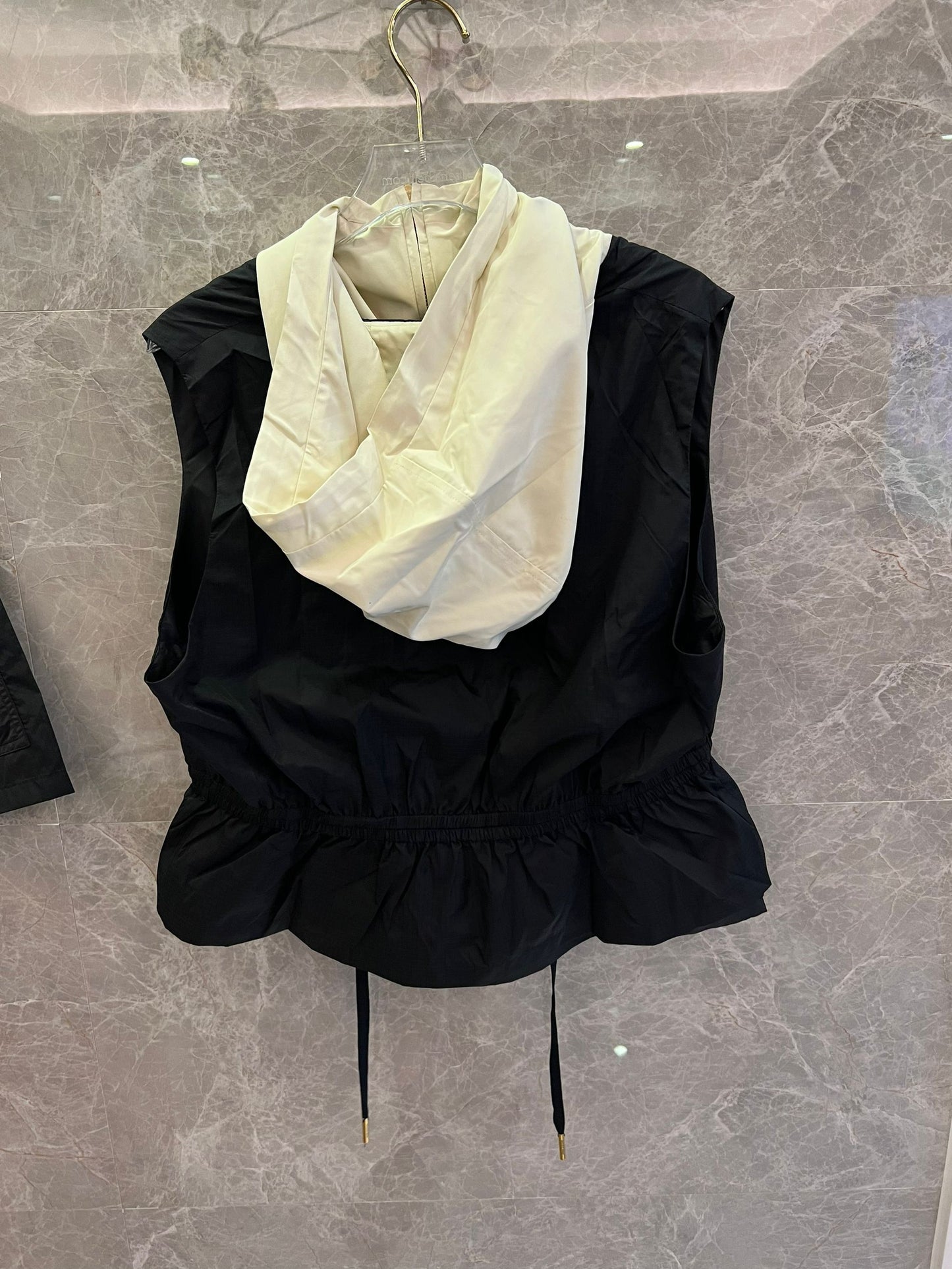 Conjunto de colete e shorts de náilon bicolor Louis Vuitton