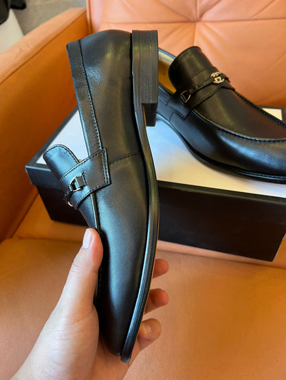 Mocassins de couro com detalhes em freio de cavalo e logotipo da Gucci