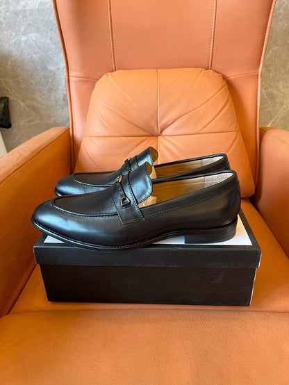 Mocassins de couro com detalhes em freio de cavalo e logotipo da Gucci