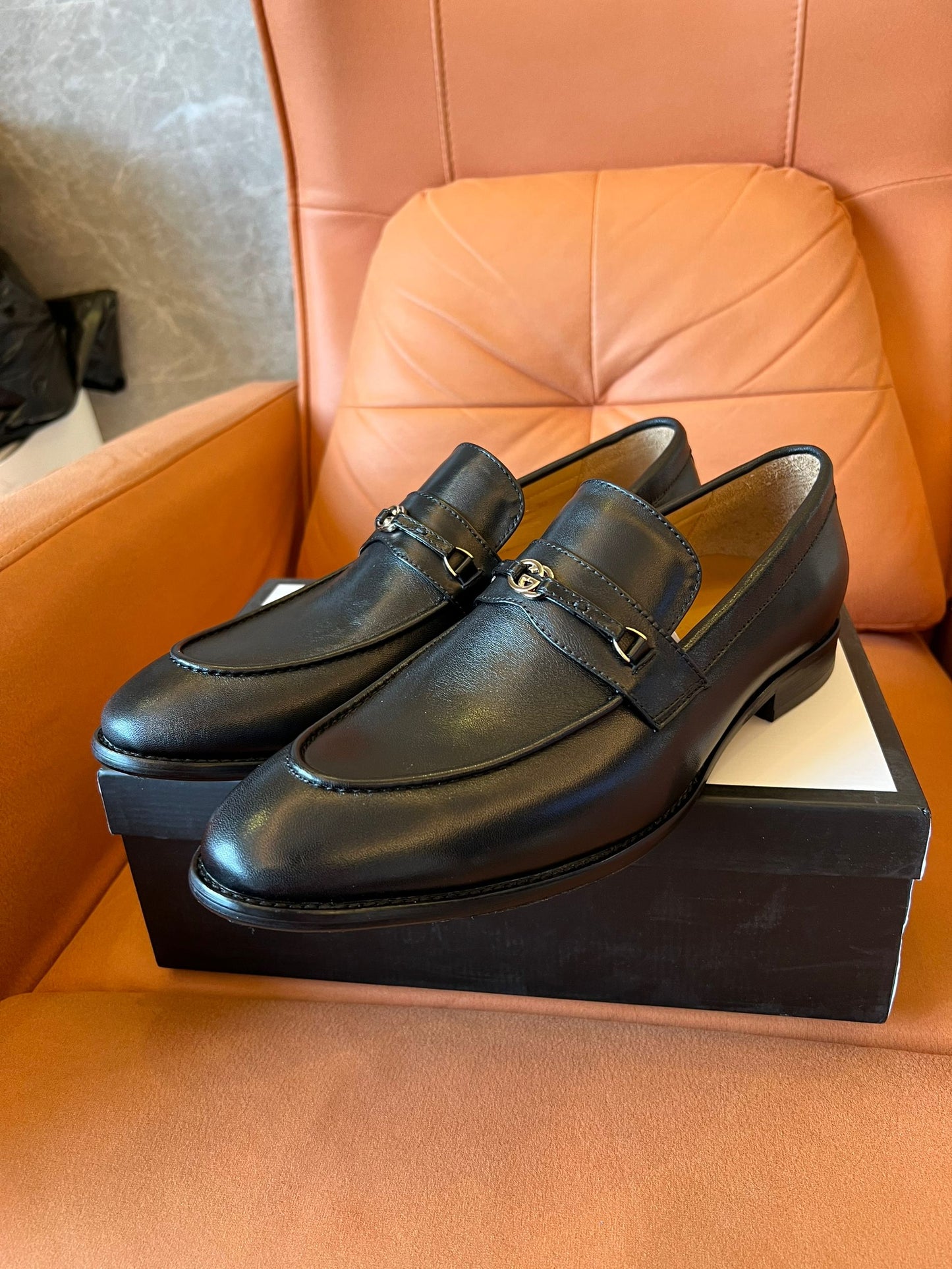 Mocassins de couro com detalhes em freio de cavalo e logotipo da Gucci
