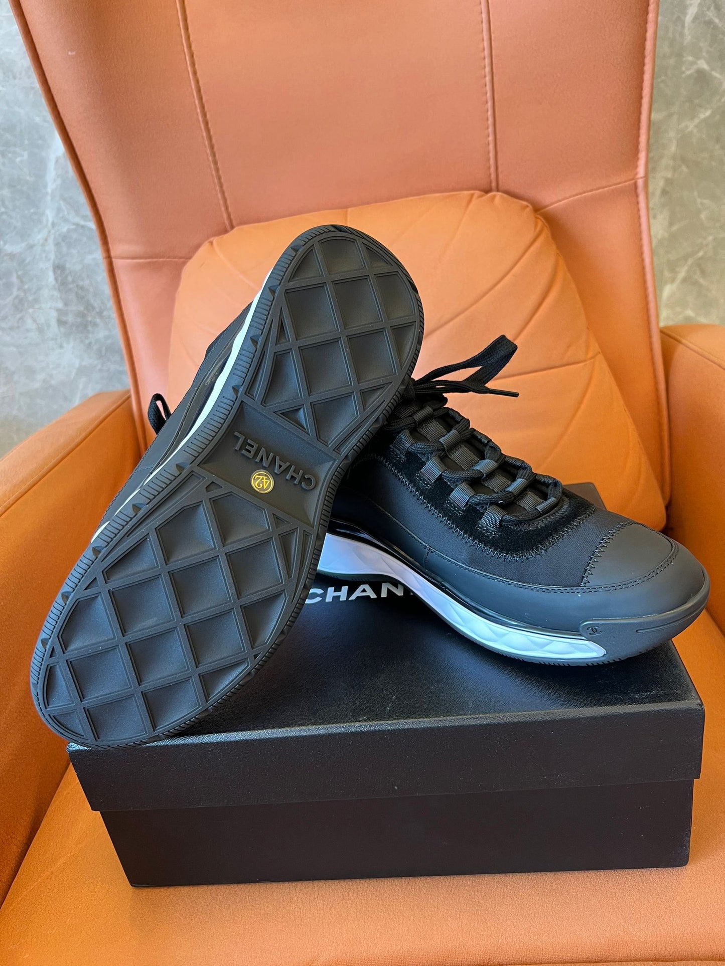 Zapatillas negras de caña baja de Chanel