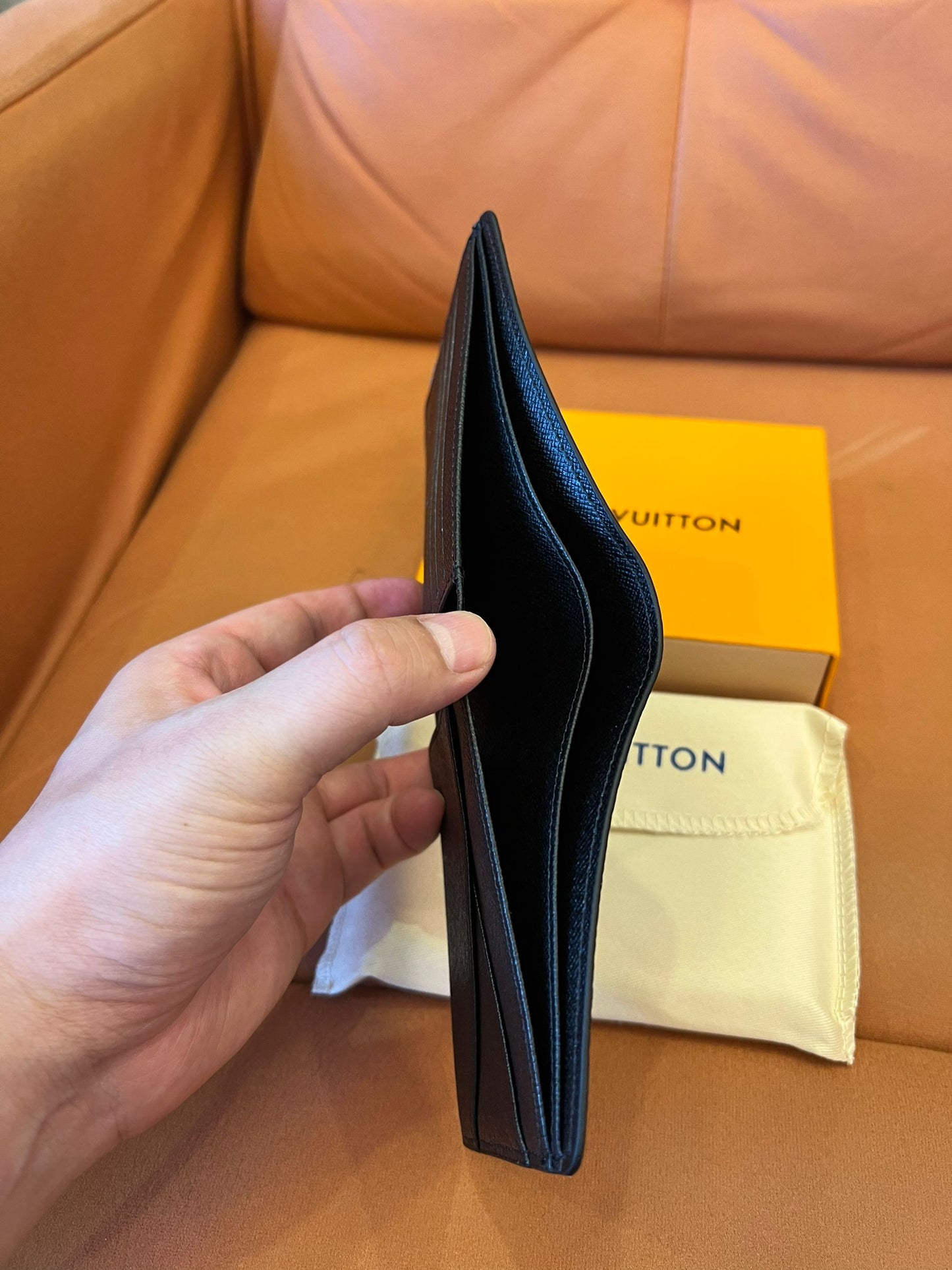 Carteira Louis Vuitton – monograma eclipse
